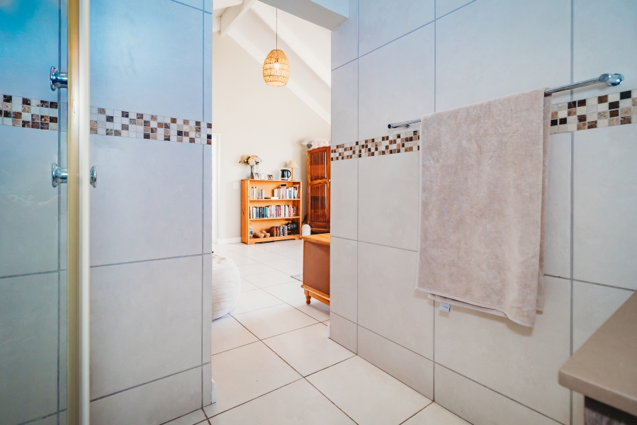 4 Bedroom Property for Sale in Kraaibosch Manor Western Cape